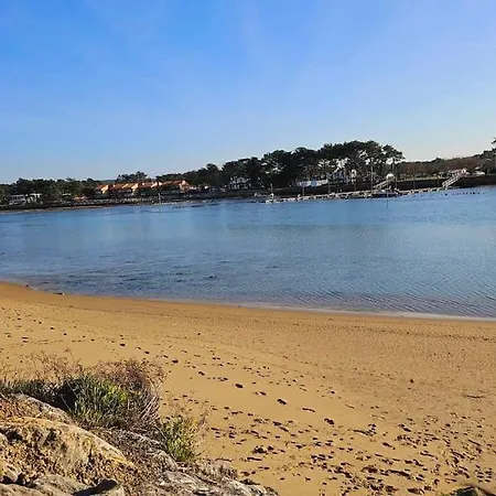 Maison De Vacances Avec Piscine بيت للعطل بارينتس إن بورن